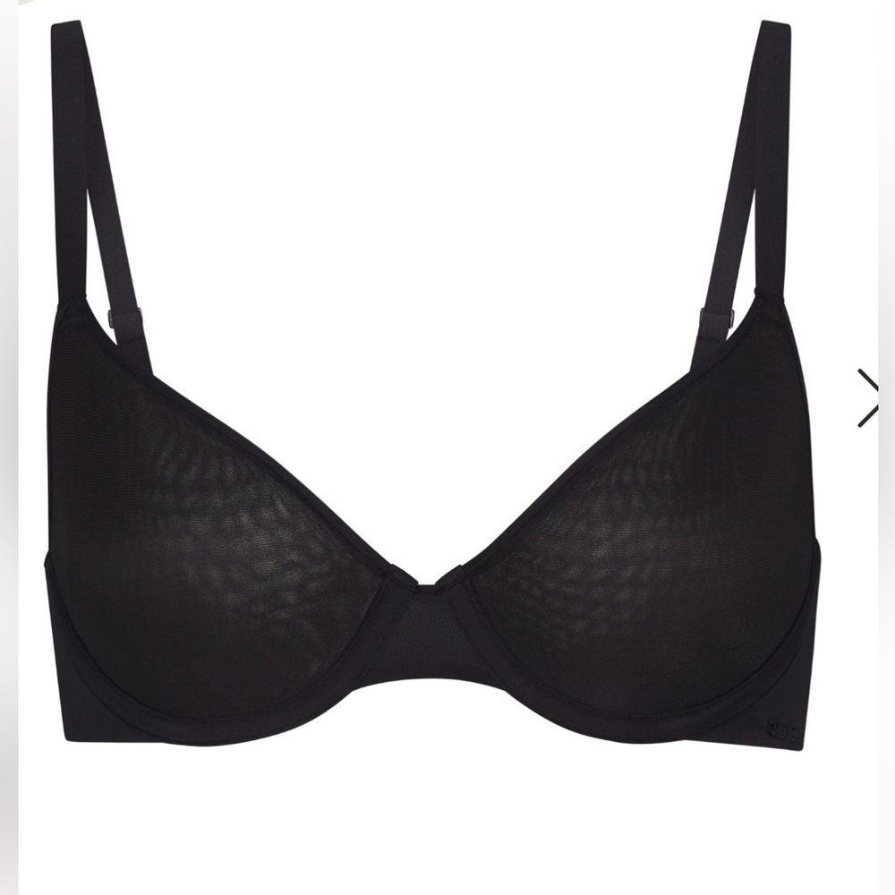 SKIMS WEIGHTLESSS DEMI BRA never worn